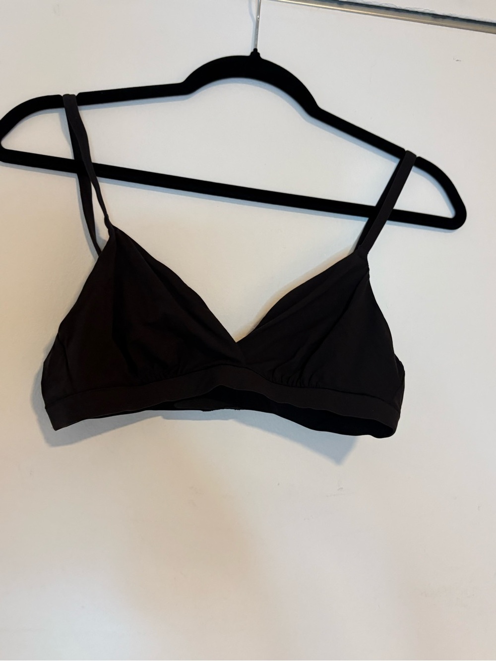 NWOT QUINCE BRALETTE IN BLACK